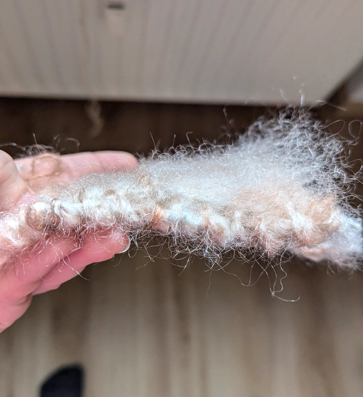 Wollpaket Fat Fur Boa von Spektakelstrik aus Fat Mohair von Sysleriget (EN)